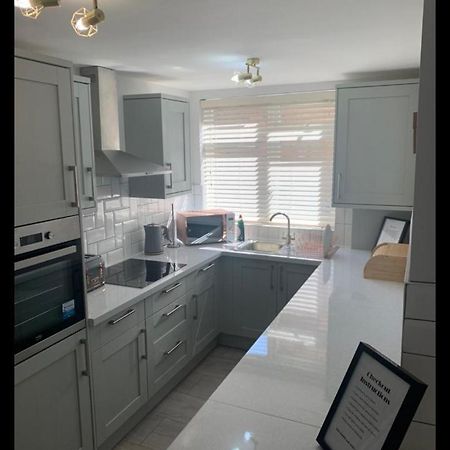 Beautiful Room In Apartment Near Town Centre Rugby Exterior photo