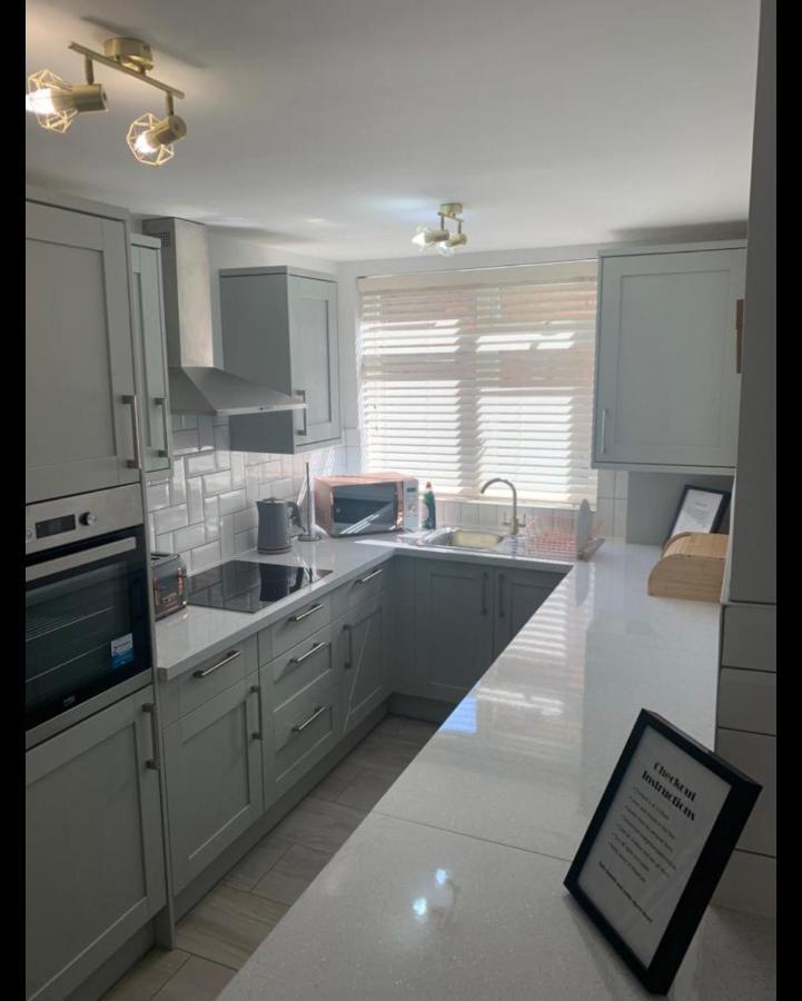 Beautiful Room In Apartment Near Town Centre Rugby Exterior photo